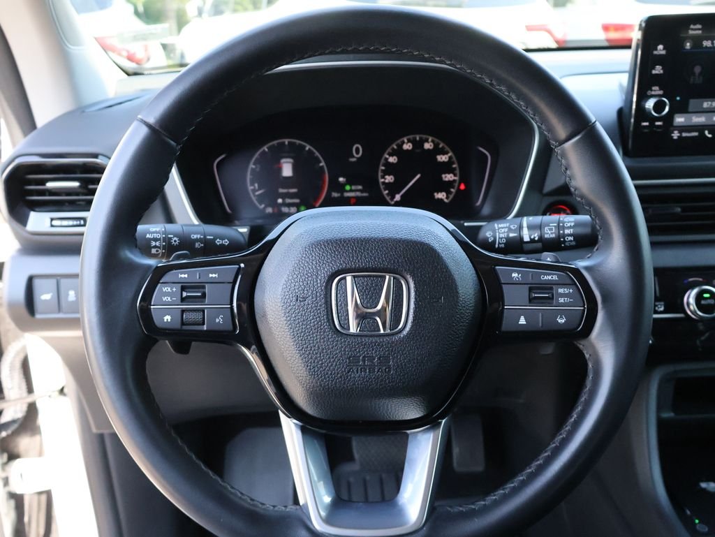 Used 2023 White Honda EX-L image 30