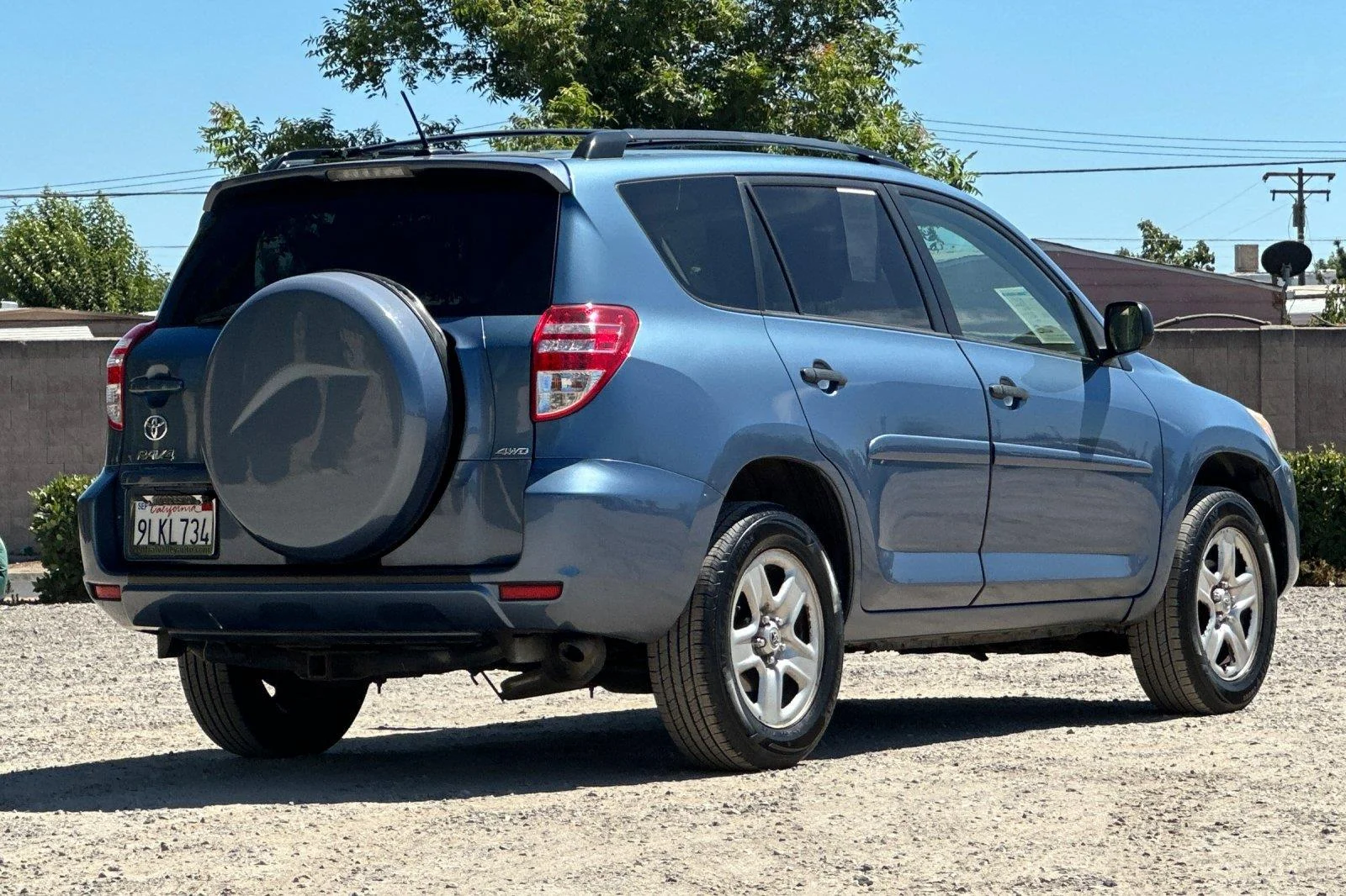 Used 2011 Pacific Blue Metallic Toyota Base image 4