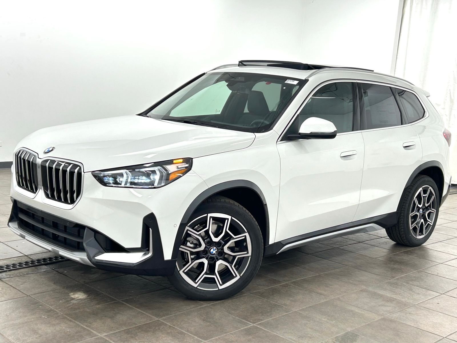 2026 BMW X1 xDrive28i's photo