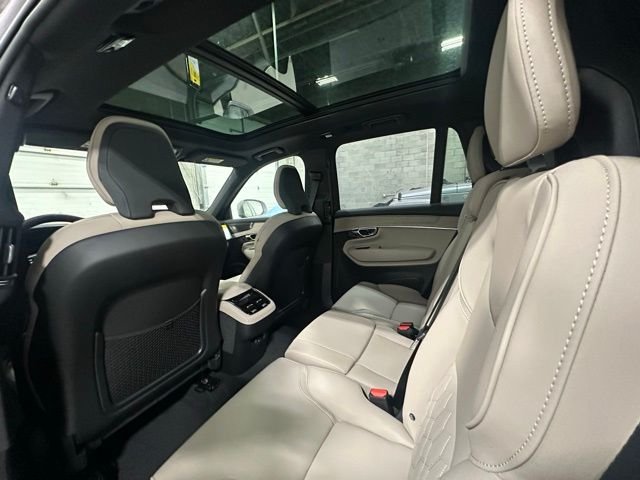 New 2026 Blue Volvo B6 Plus 7-Seater image 14
