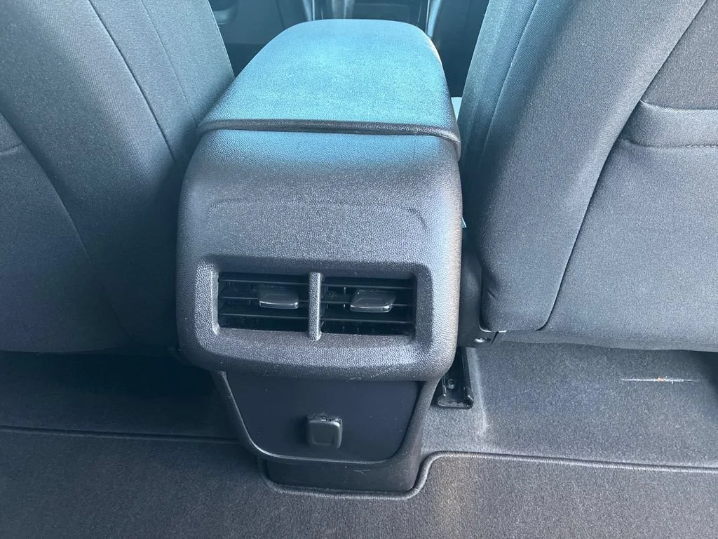 Used 2018 IVY METALLIC Chevrolet LT image 34