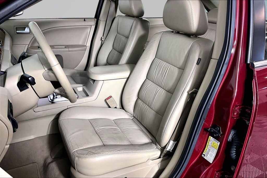 Used 2007 Red Ford Limited image 17