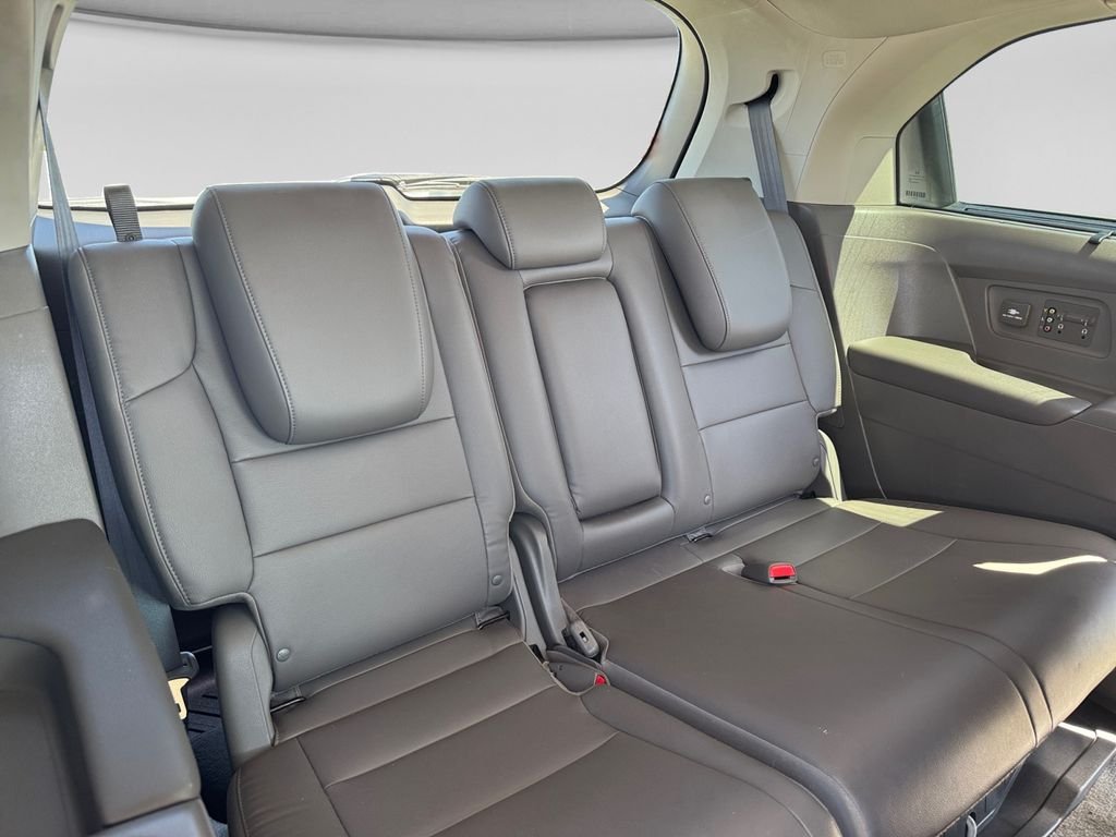 Used 2014 White Diamond Pearl Honda Touring image 6