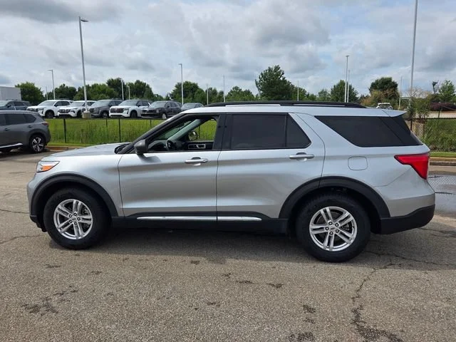 Used 2023 Silver Ford XLT image 4