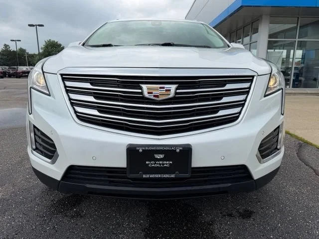 Used 2017 Cadillac XT5 Luxury with VIN 1GYKNDRS1HZ231352 for sale in Beloit, WI