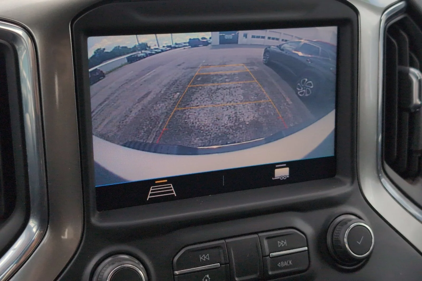 Used 2021 SUMMIT WHITE Chevrolet LT image 19
