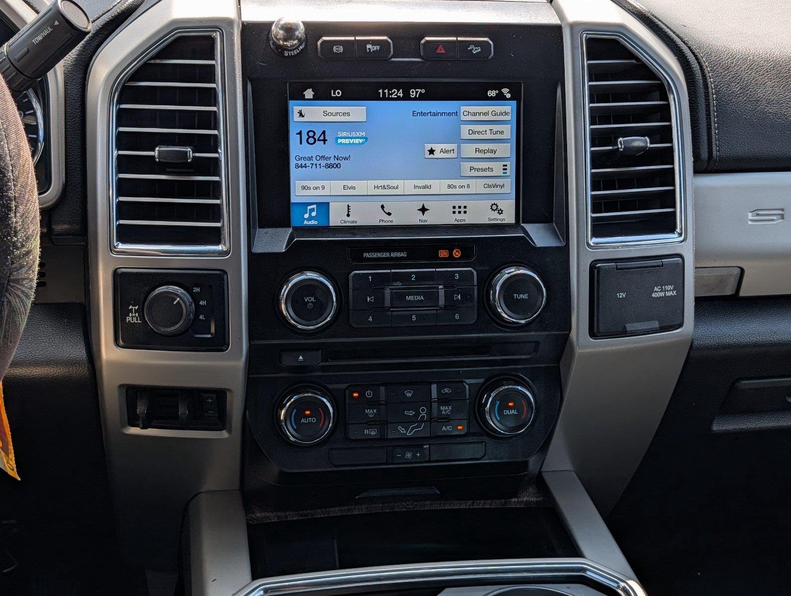 Used 2017 White Platinum Metallic Tri-Coat Ford Lariat image 29