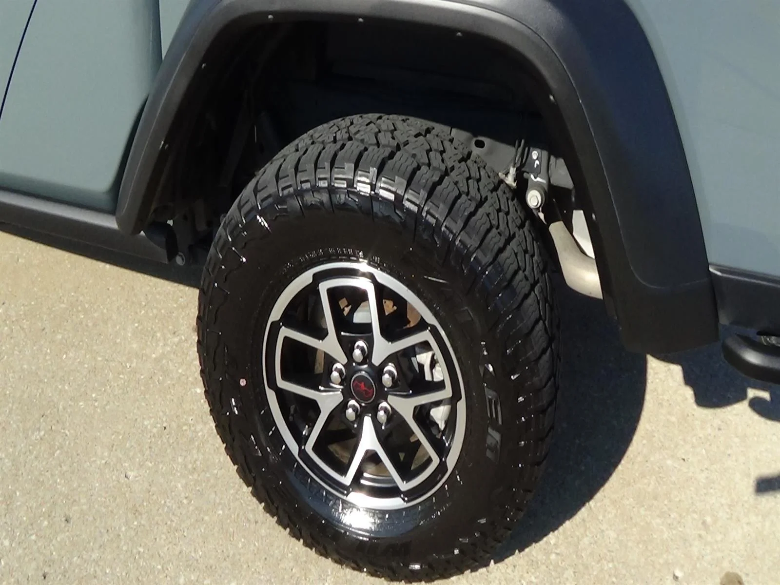 Used 2024 Anvil Clear Coat (pds) Jeep Rubicon image 9