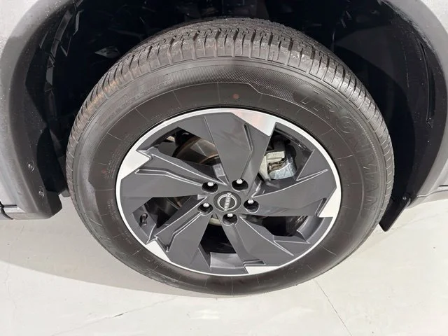 Used 2024 Gray Nissan SV image 13