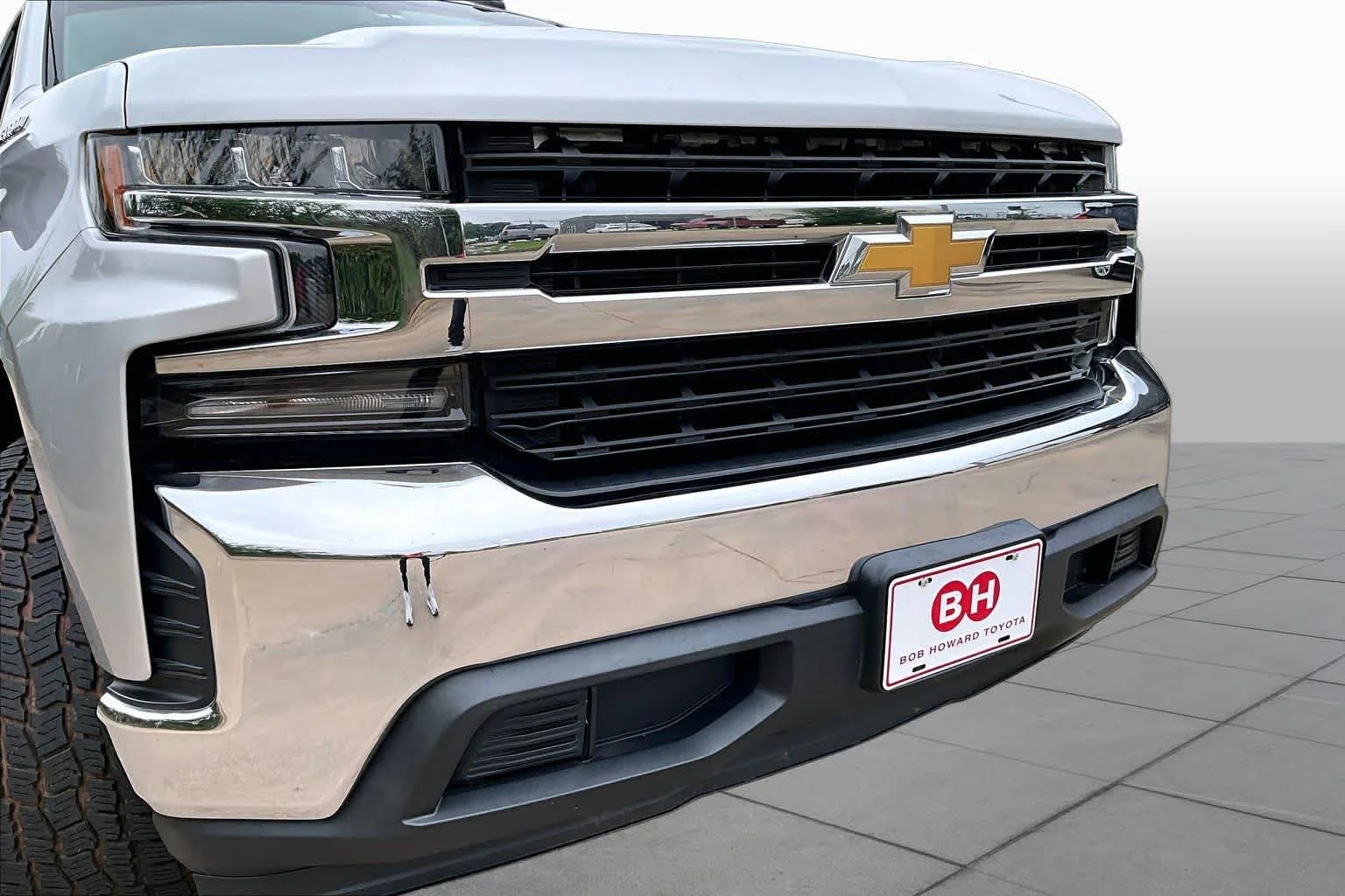 Used 2020 Silver Ice Metallic Chevrolet LT image 28