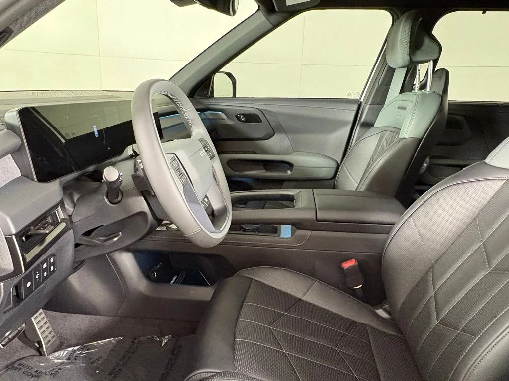 New 2027 Glacial White Pearl Kia X-Line SX image 21
