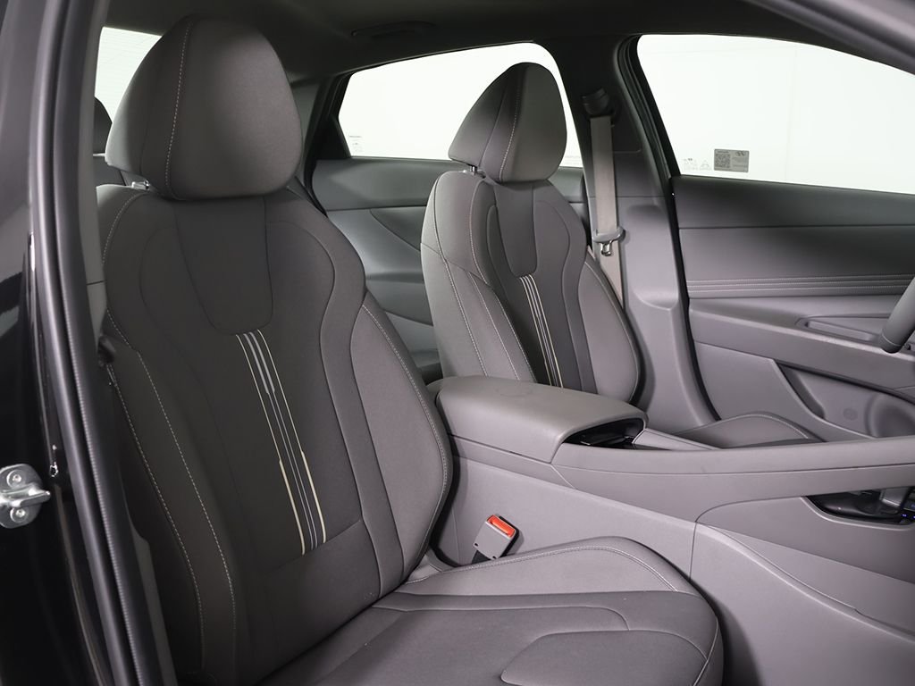2024 Hyundai Elantra SEL - Photo 29