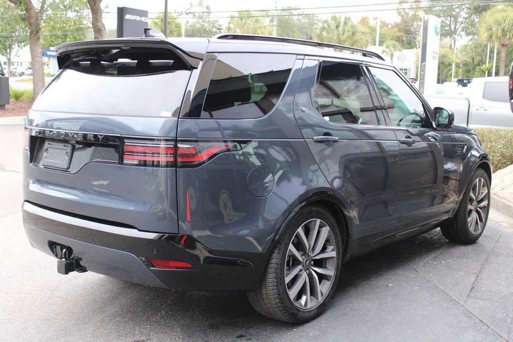 Used 2025 Blue Land Rover Dynamic SE image 6