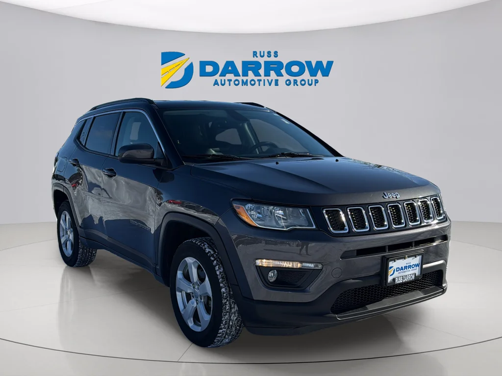 Used 2018 Gray Jeep Latitude image 7