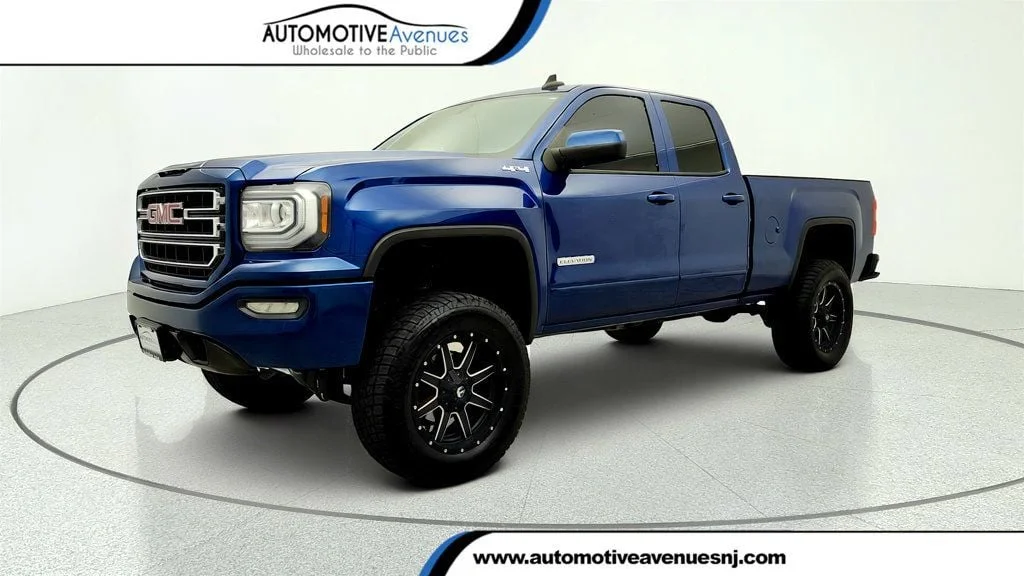 2017 GMC Sierra 4WD Double Cab Standard Box's photo
