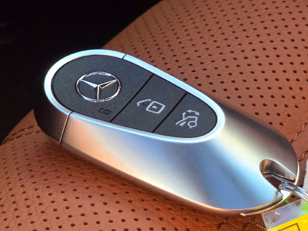 New 2027 MANUFAKTUR Alpine Grey Mercedes-Benz GLE 450 image 39