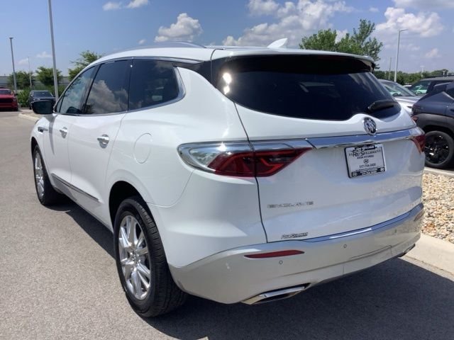 Used 2023 Summit White Buick Essence image 7