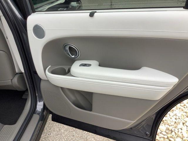 New 2027 Gray Hyundai SEL image 16