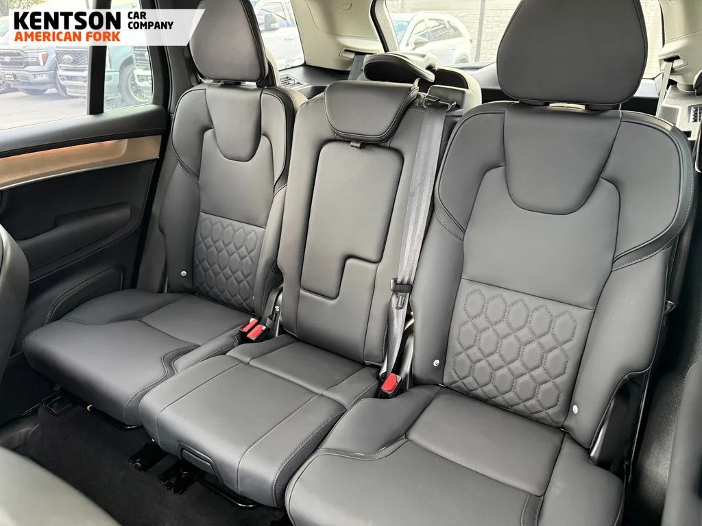 Used 2025 Gray Volvo B6 Plus 7-Seater image 28