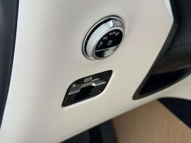 New 2026 White Mercedes-Benz GLC 300 image 19