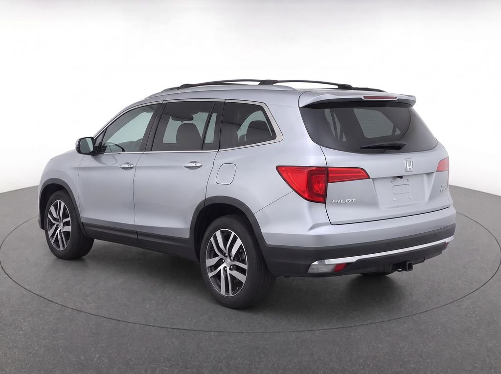 Used 2018 Silver Honda Touring image 3
