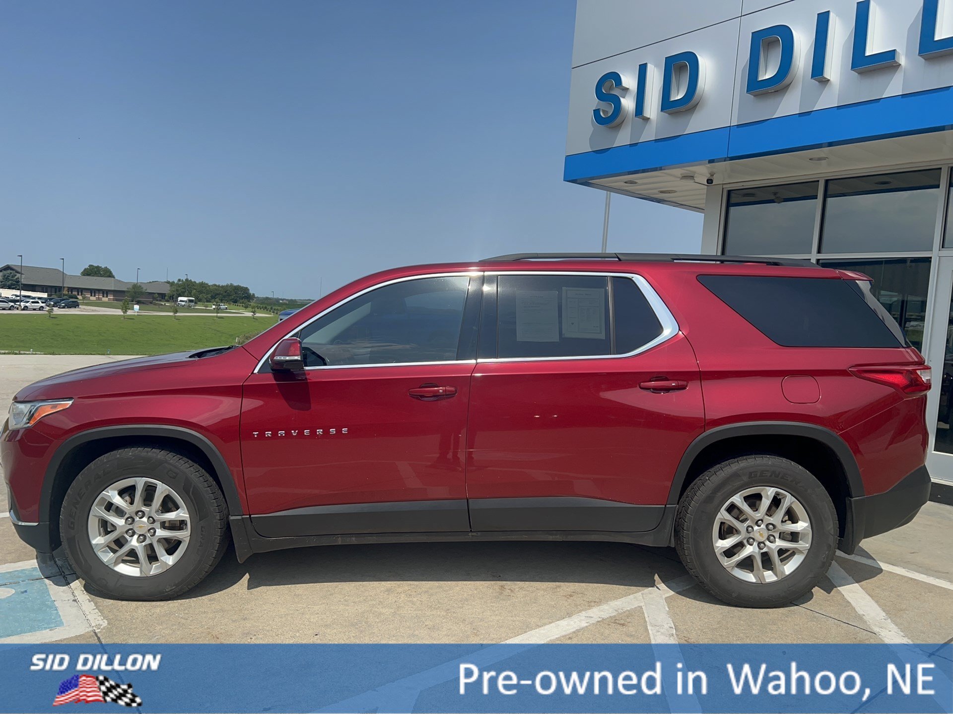 Used 2019 Chevrolet Traverse 3LT with VIN 1GNEVHKW6KJ227947 for sale in Crete, NE
