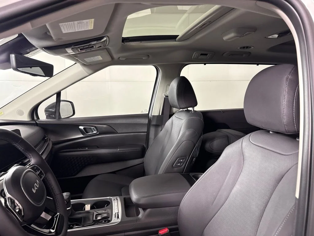 New 2026 Snow White Pearl Kia SX Prestige image 30