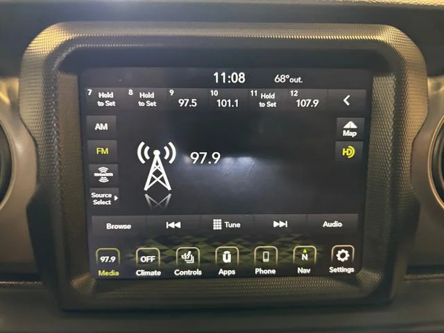 Used 2022 Green Jeep Willys image 19