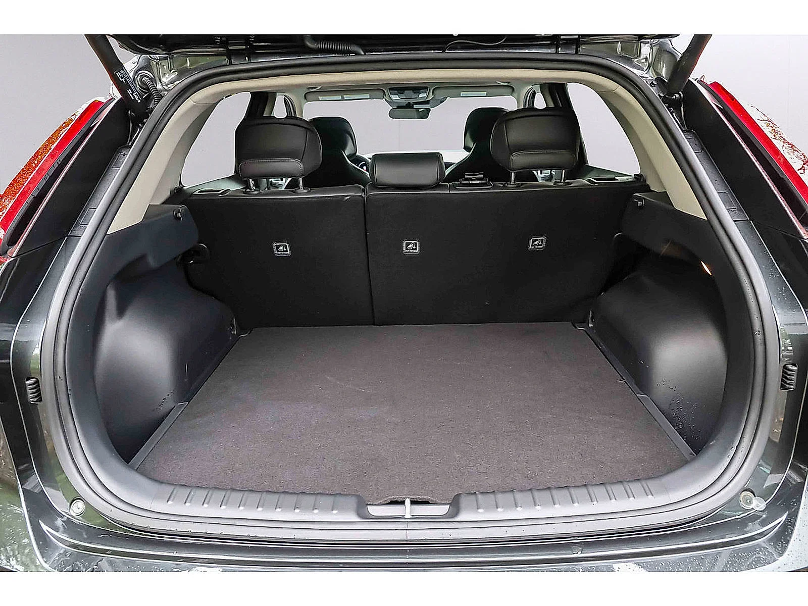 Certified Used 2025 Interstellar Gray Kia Wind image 8
