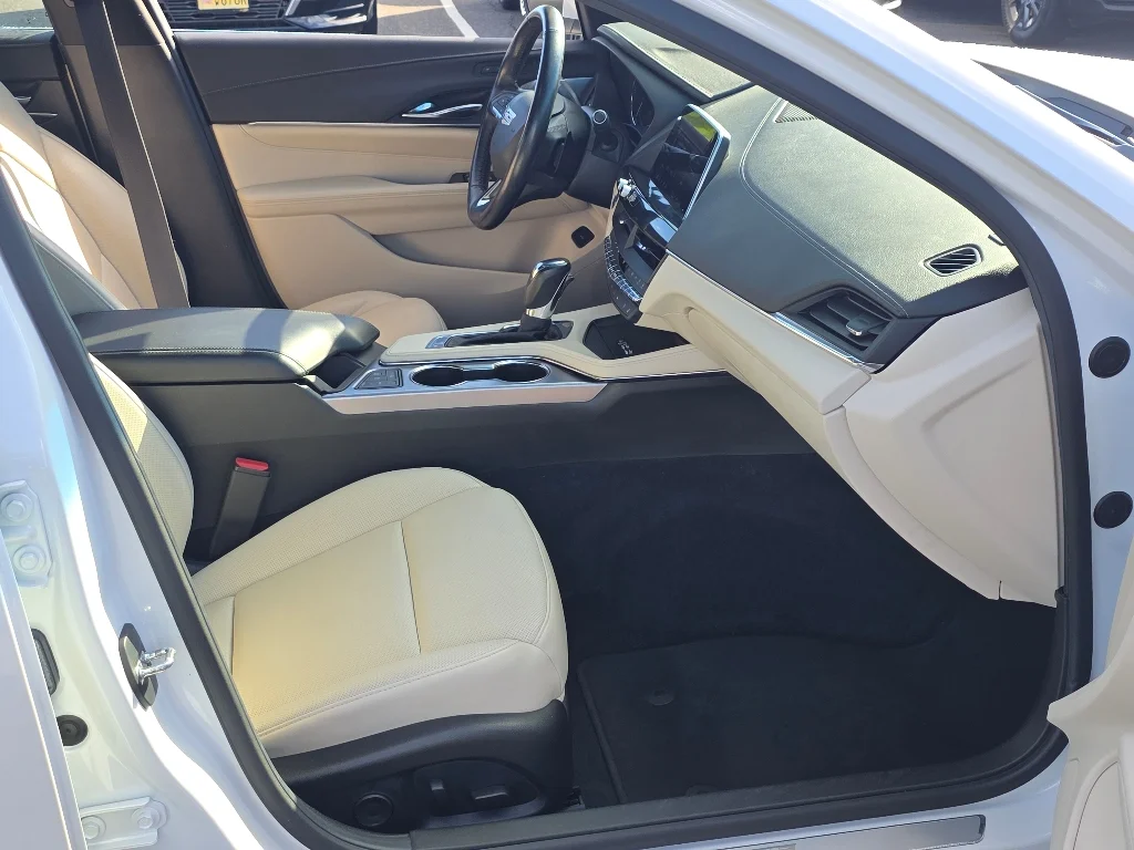 Used 2023 Crystal White Tricoat Cadillac Premium Luxury image 22
