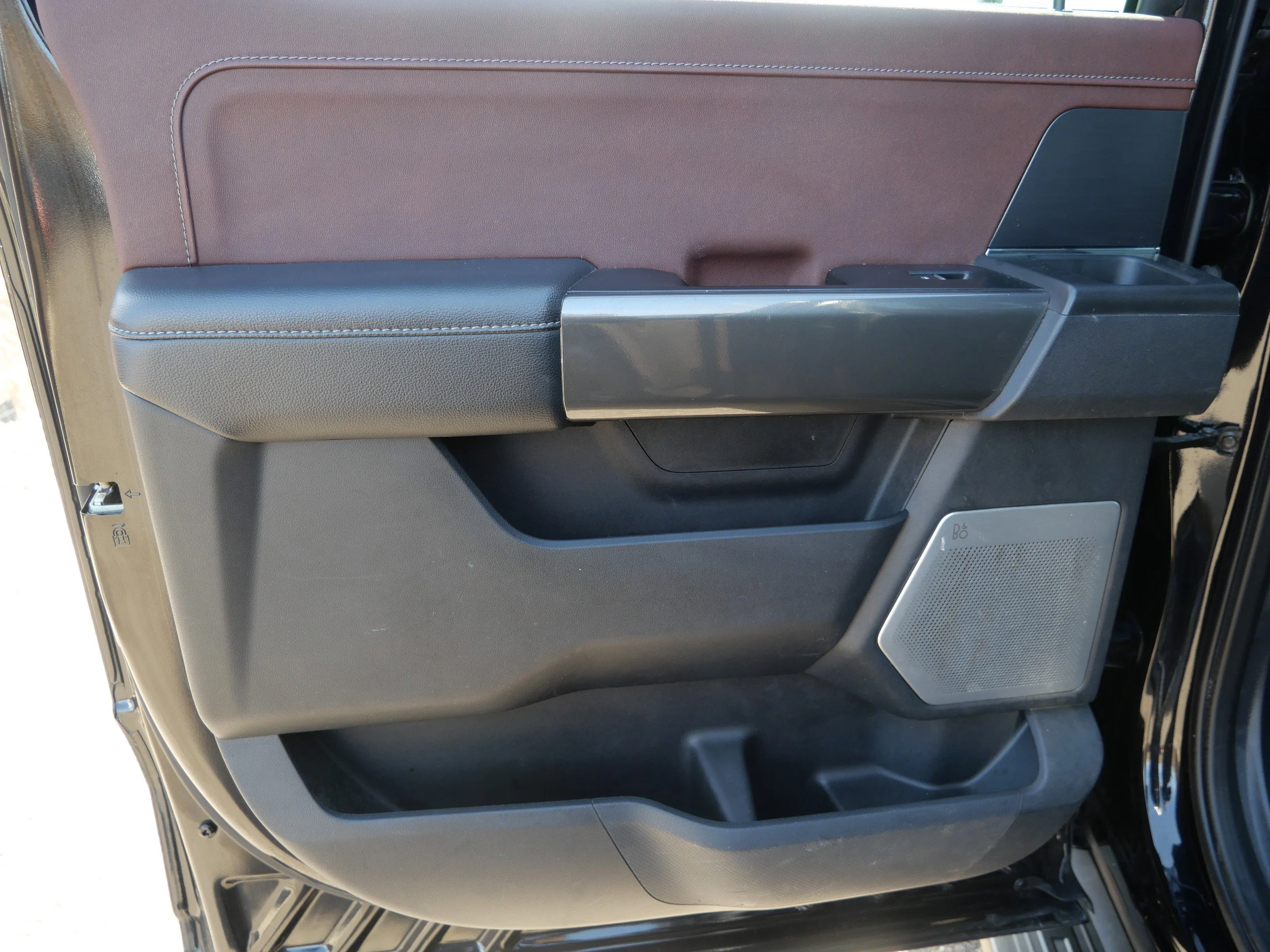 Certified Used 2023 Agate Black Metallic Ford LARIAT image 13