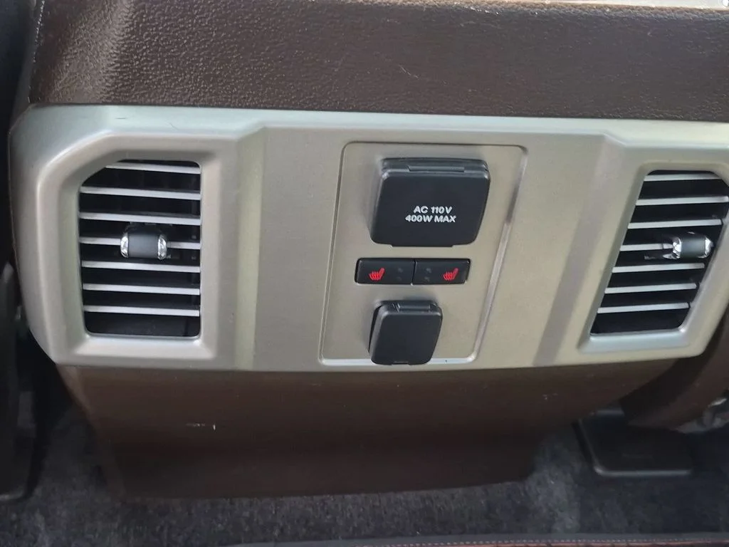 Used 2016  Ford King Ranch image 26