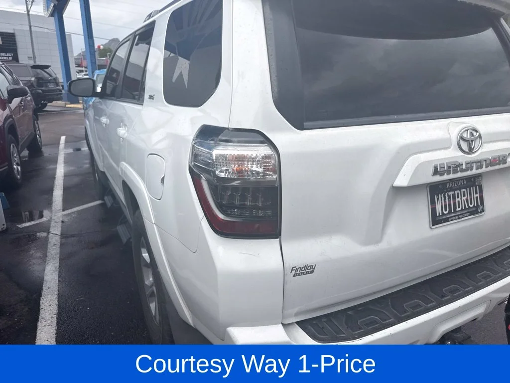 Used 2018 White Toyota SR5 image 13
