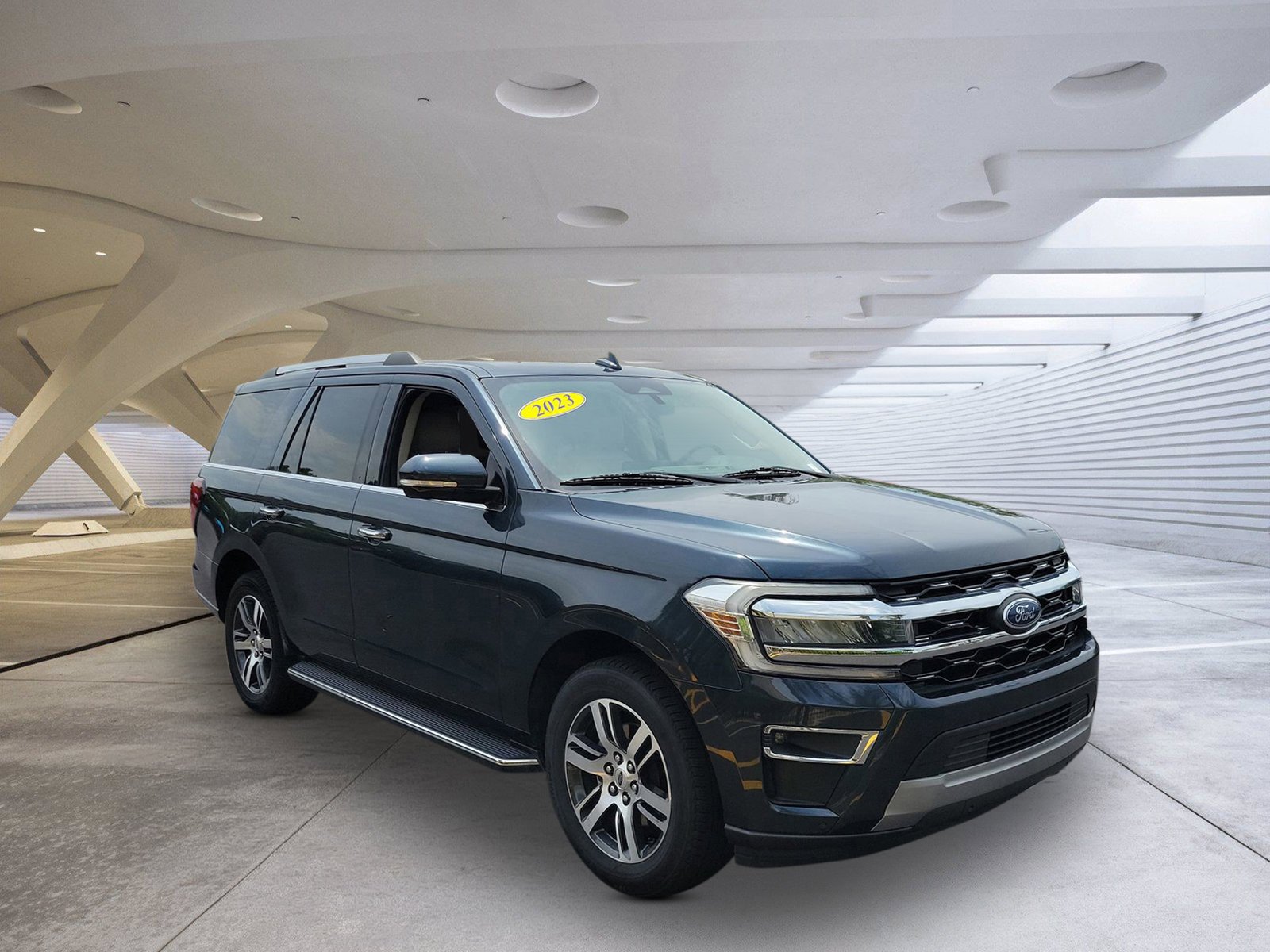 2023 Ford Expedition Limited's photo