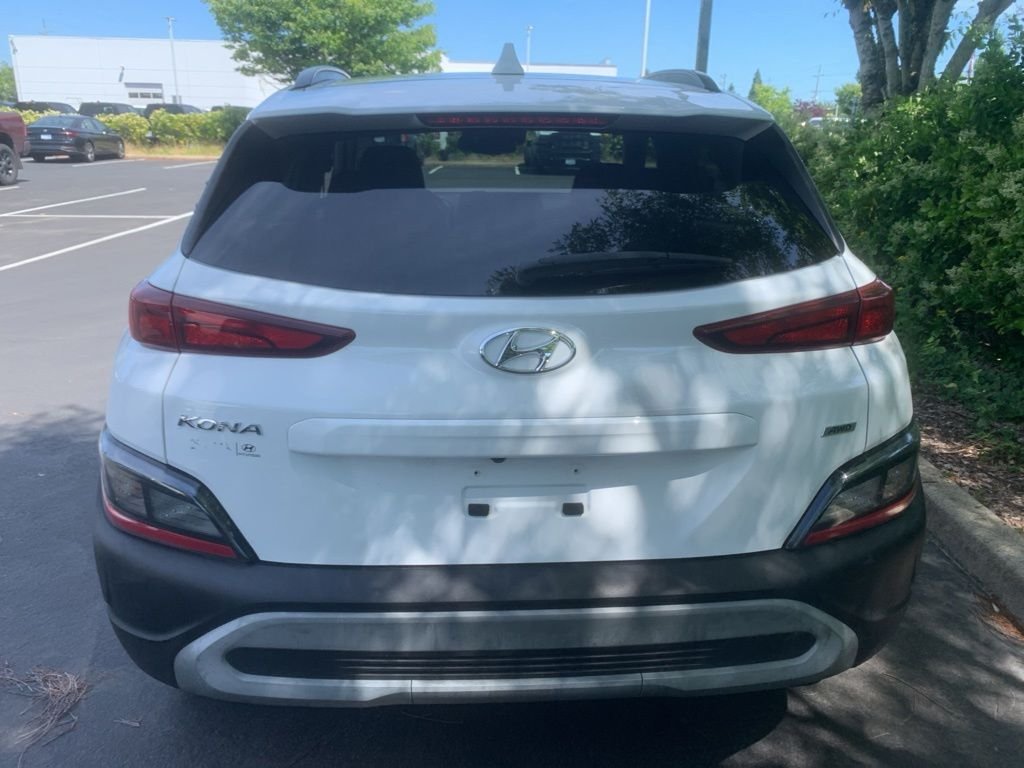 Used 2023 White Hyundai SEL image 3