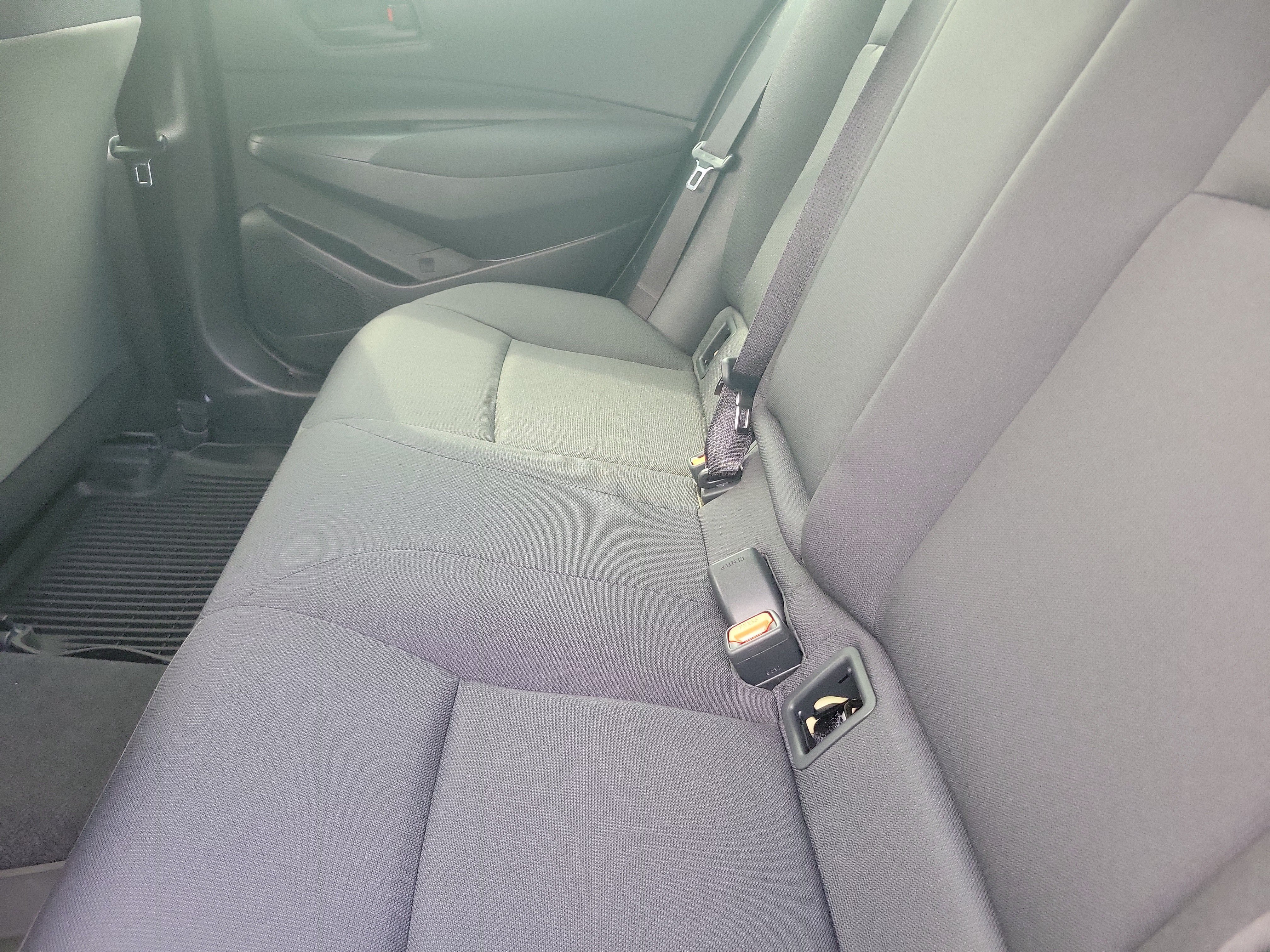 Used 2025 Pearl Toyota LE image 10