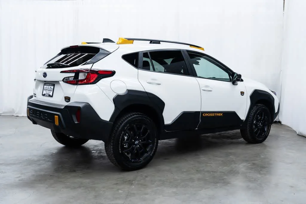 Used 2024 Crystal White Pearl Subaru Wilderness image 6