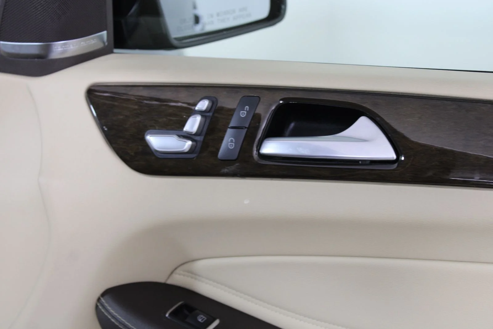 Used 2016 Black Mercedes-Benz GLE 300d image 23