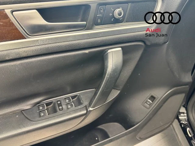 Used 2015 Black Volkswagen V6 Lux image 28