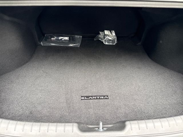 2026 Hyundai Elantra SE - Photo 25