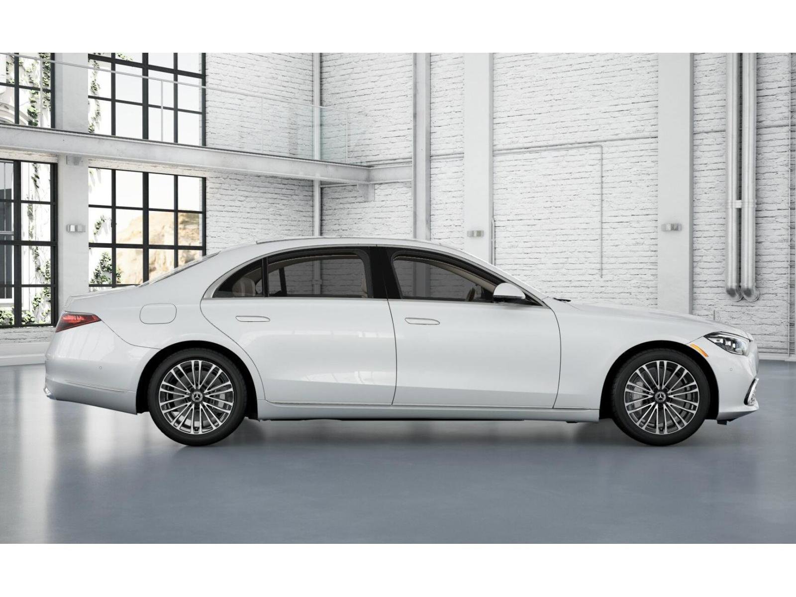 Used 2026 MANUFAKTUR Moonlight White Metallic Mercedes-Benz S 580 image 2