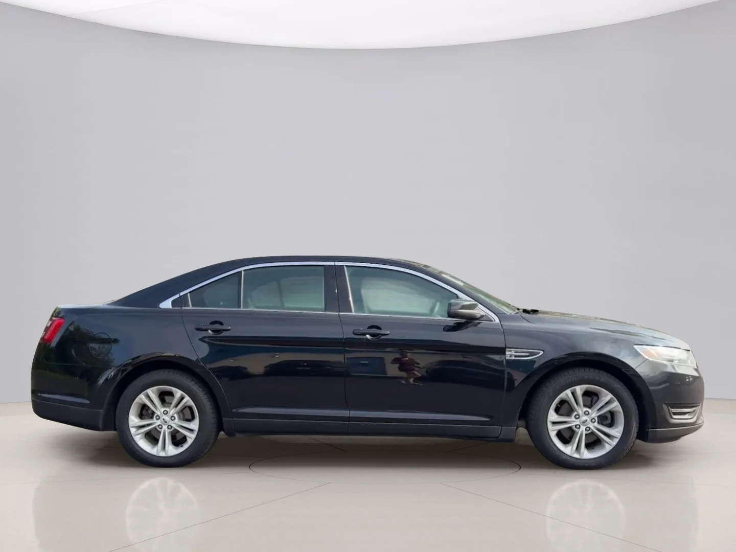 Used 2018 Black Ford SEL image 6