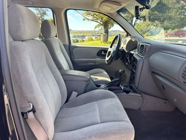 Used 2005 Gray Chevrolet LS image 10