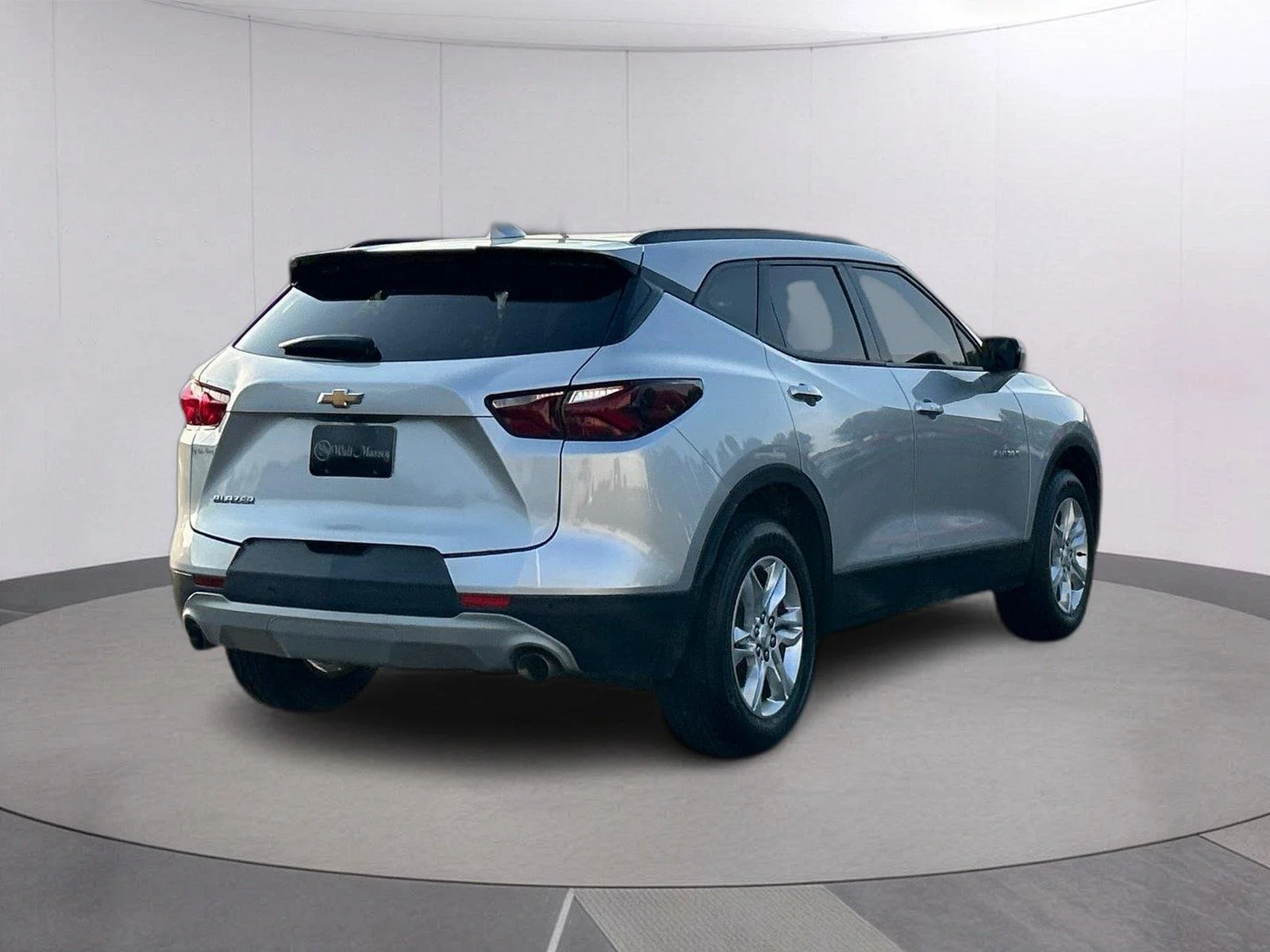 Used 2021 SILVER ICE METALLIC Chevrolet LT image 7