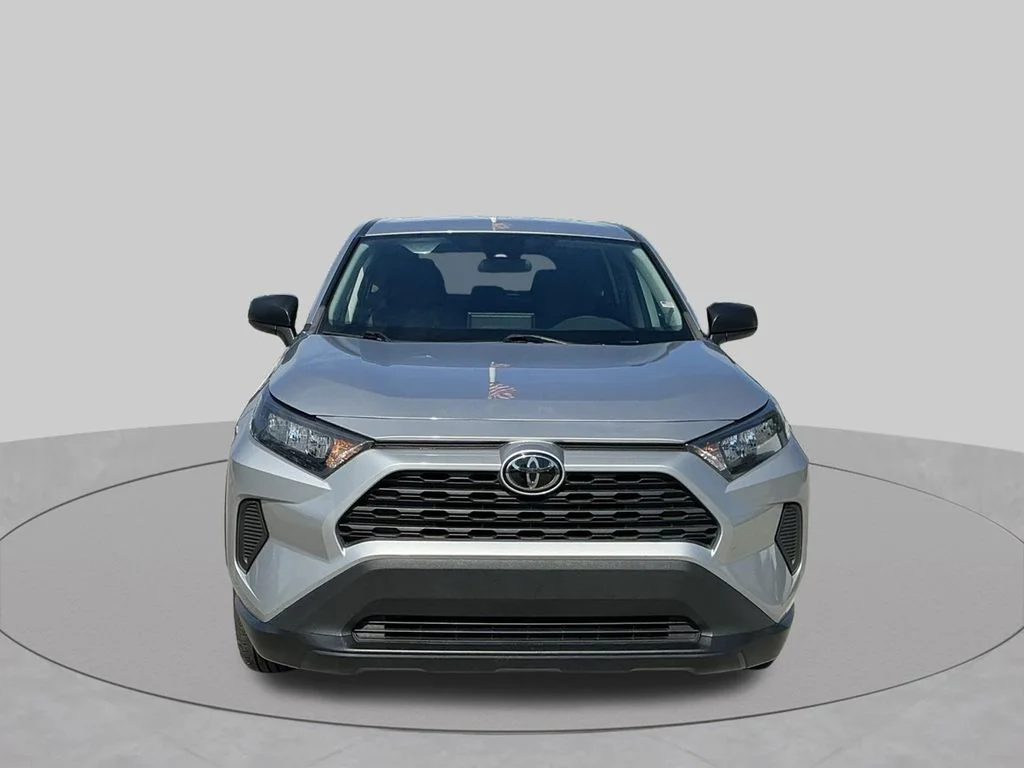 Used 2022 Silver Toyota LE image 17