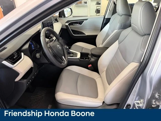 Used 2024 Silver Toyota XLE Premium image 18