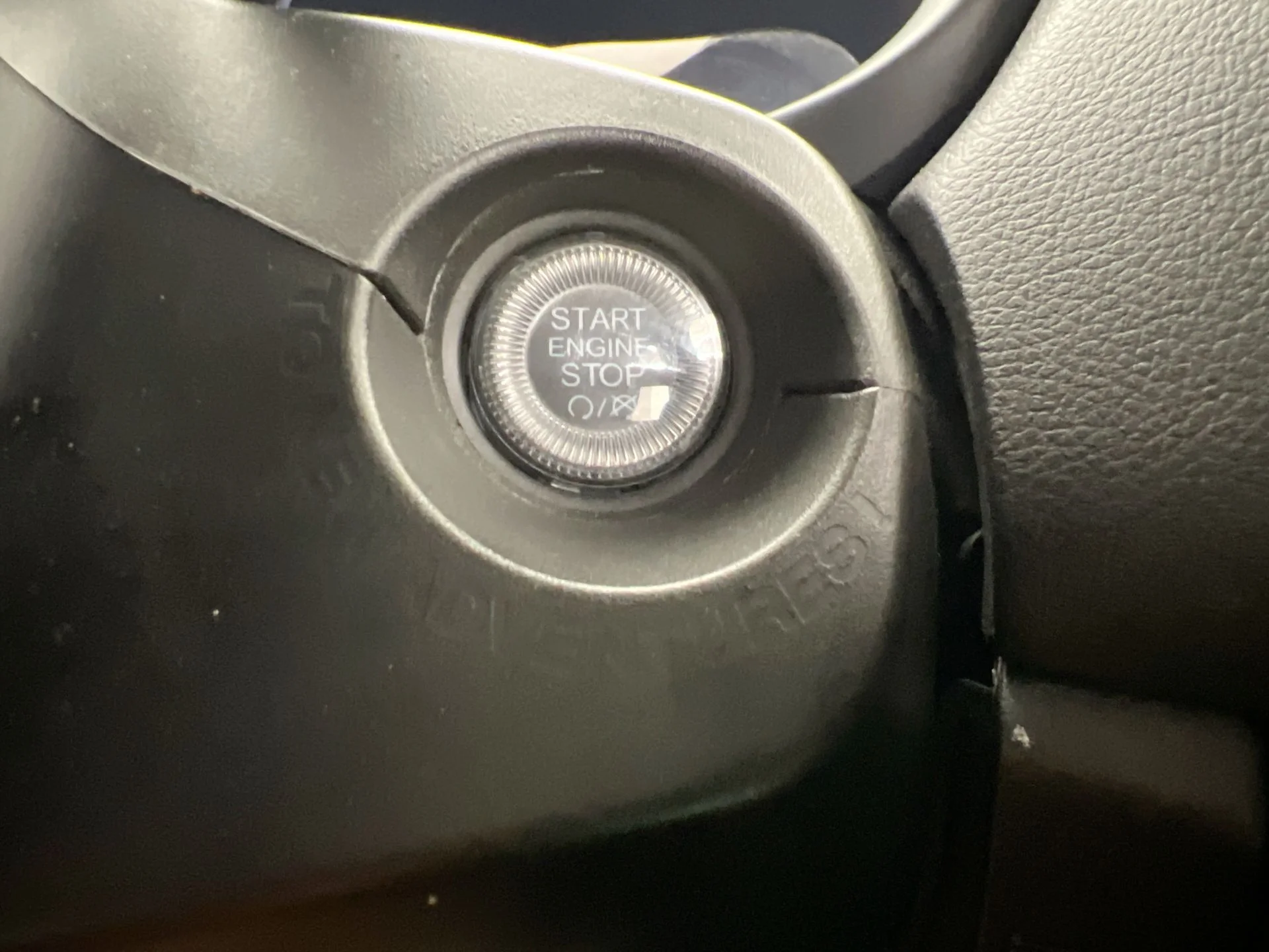 Used 2023 Red Jeep Latitude image 35