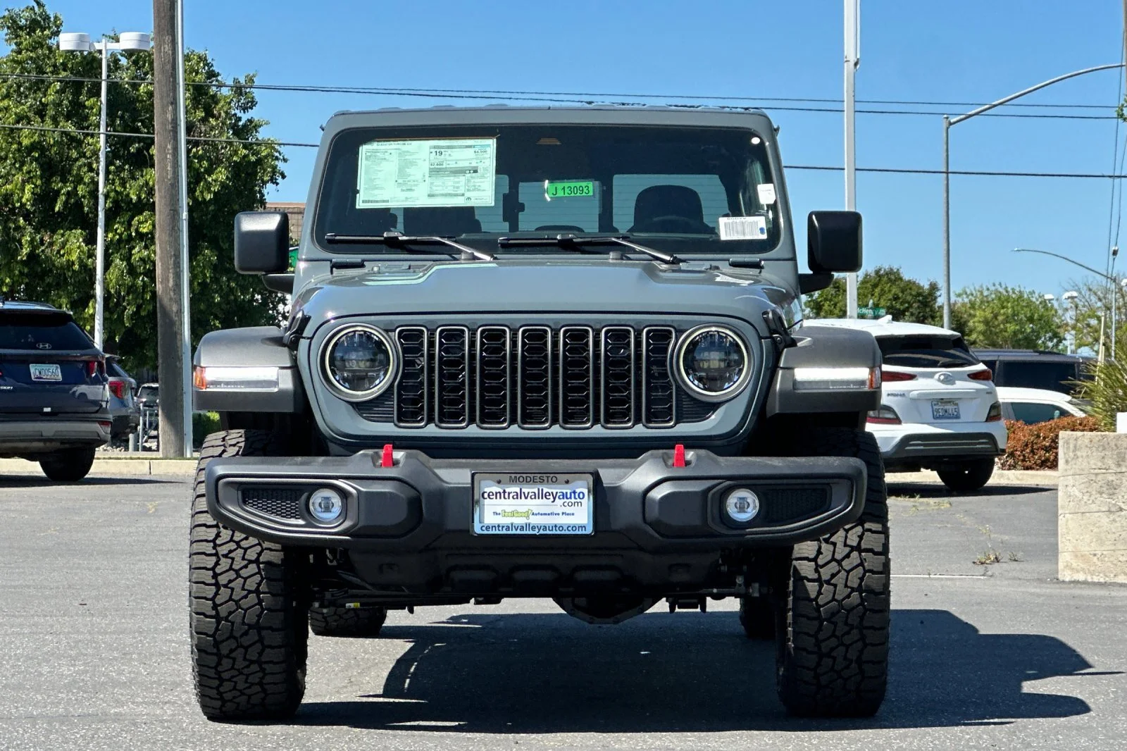 New 2026 Anvil Clear-Coat Exterior Paint Jeep Rubicon image 9