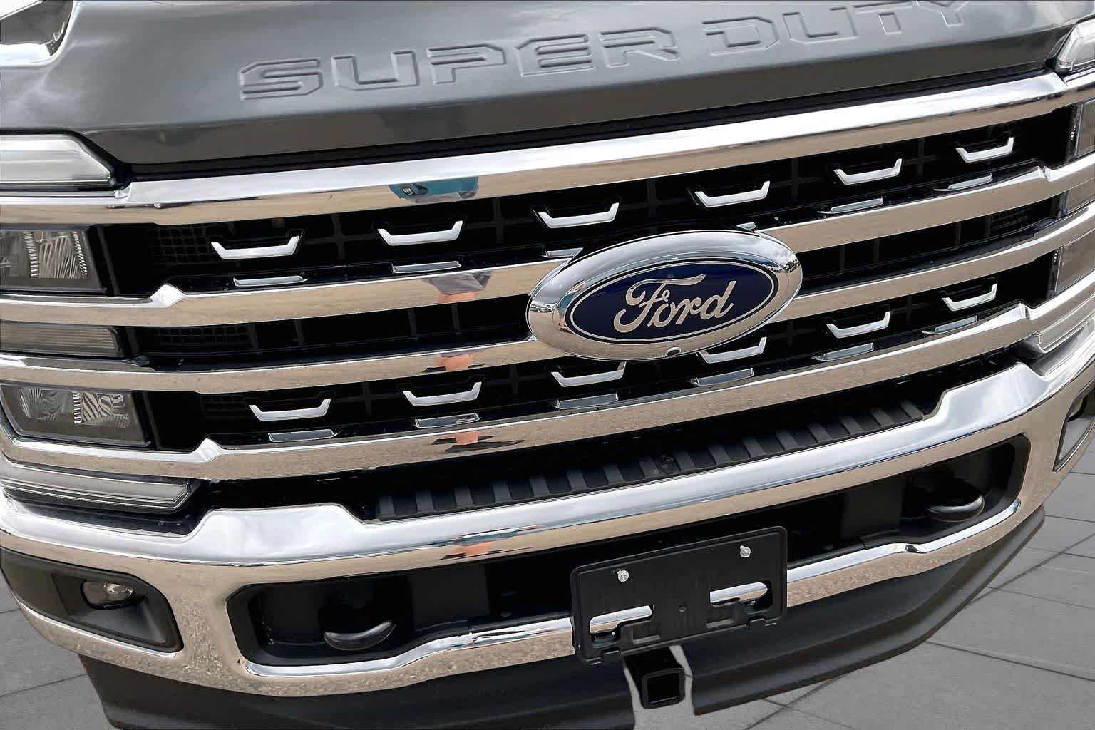 Used 2026 Carbonized Gray Metallic Ford LARIAT image 29