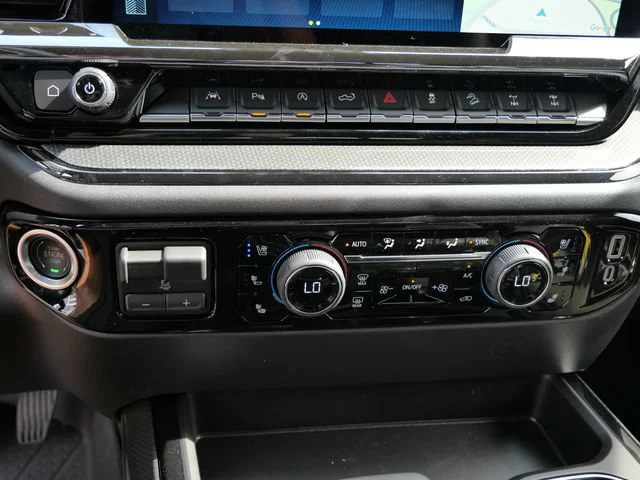 2026 Chevrolet Silverado 1500 ZR2 - Photo 18